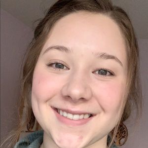 Meet your Posher, Cecily